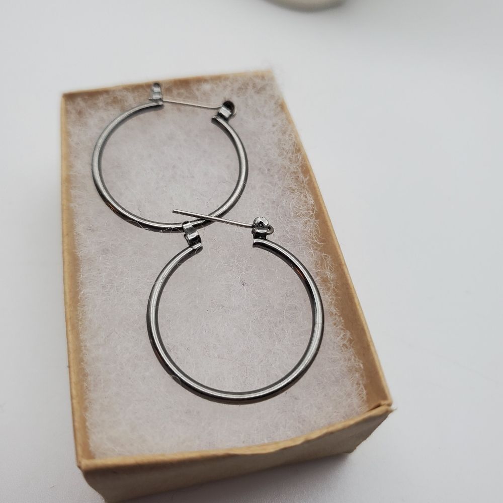Gorgeous circle hoops metallic earrings